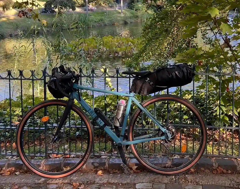 velo-gravel-vue-lac-vignobles